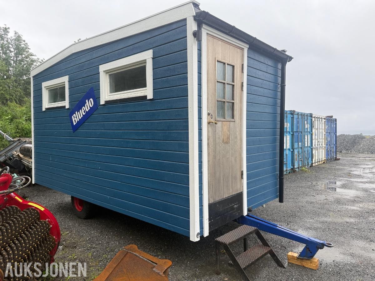Mobil sanitærvogn med WC, dusj og varmtvann